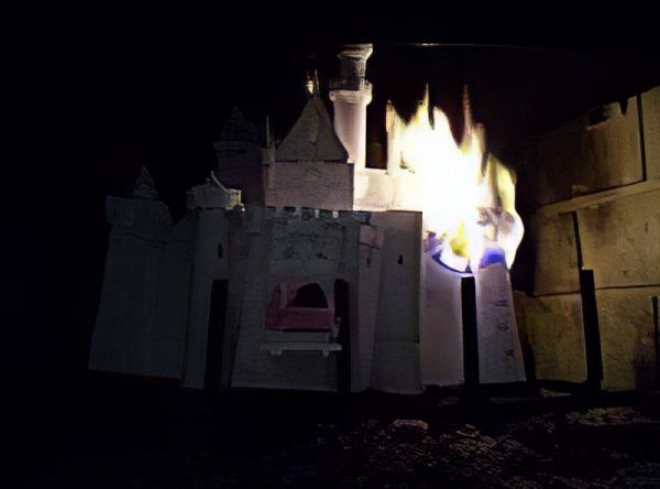 castle_fire2