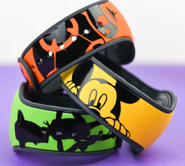 Customize your Disney MagicBand with vinyl.