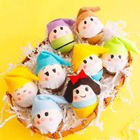 "Snow White and the Seven Dwarfs" Easter Eggs